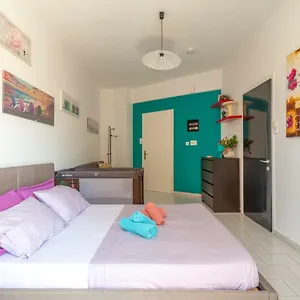 https://spacious-urban-apartment.rethymnohotels.net